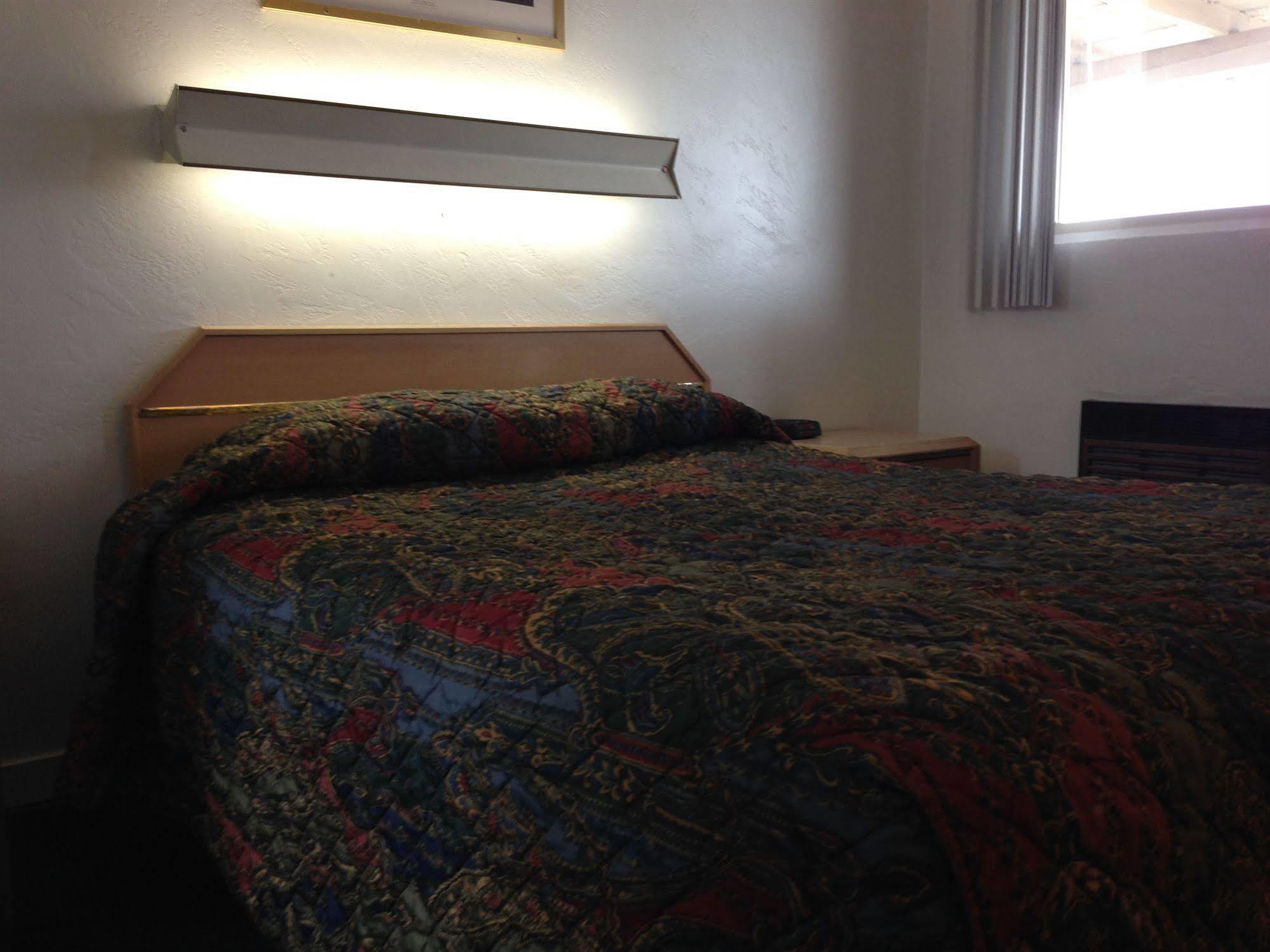 Hub Motel Redmond Buitenkant foto